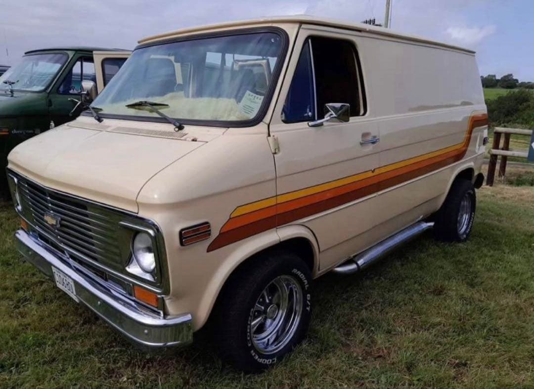 新品・未使用 シボレー シェビーバン 1971-95年 c10 k5 サバーバン
