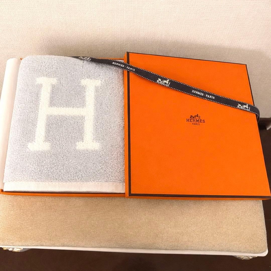 HERMES タオルハンカチ 箱リボン付き