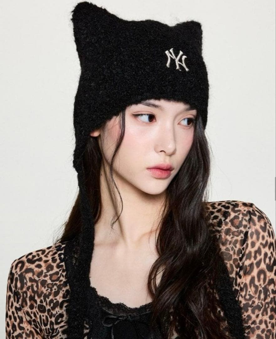 大人気❣️MLB Korea 黒 紐付き ビーニー 猫耳 韓国 カリナ着用