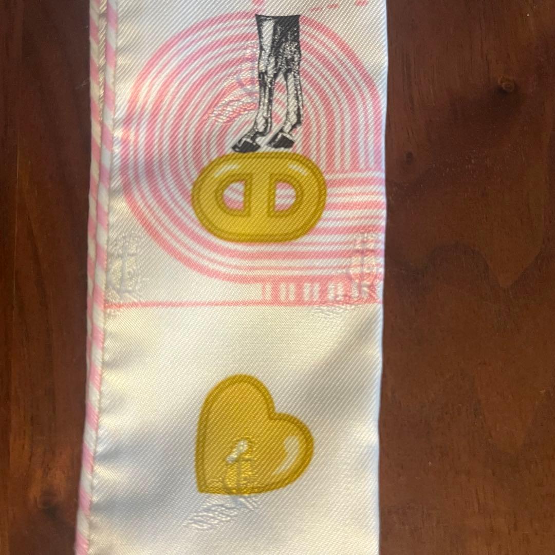 HERMES エルメス　ツイリー　ガルドローブポップ