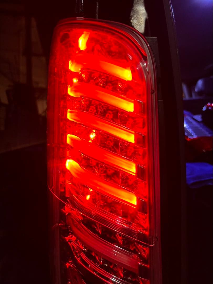 キャラバン用車外品　テールランプ　NV350
