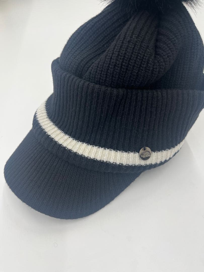 THE NORTH FACE ポンポン付き黒ニットキャップ