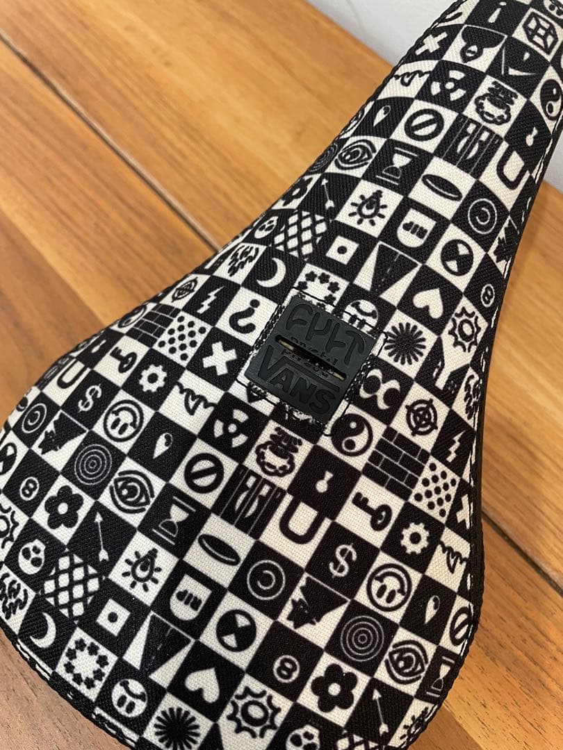 bmx フリースタイル　パーク　cult Vans ピボタル　シート　カルト