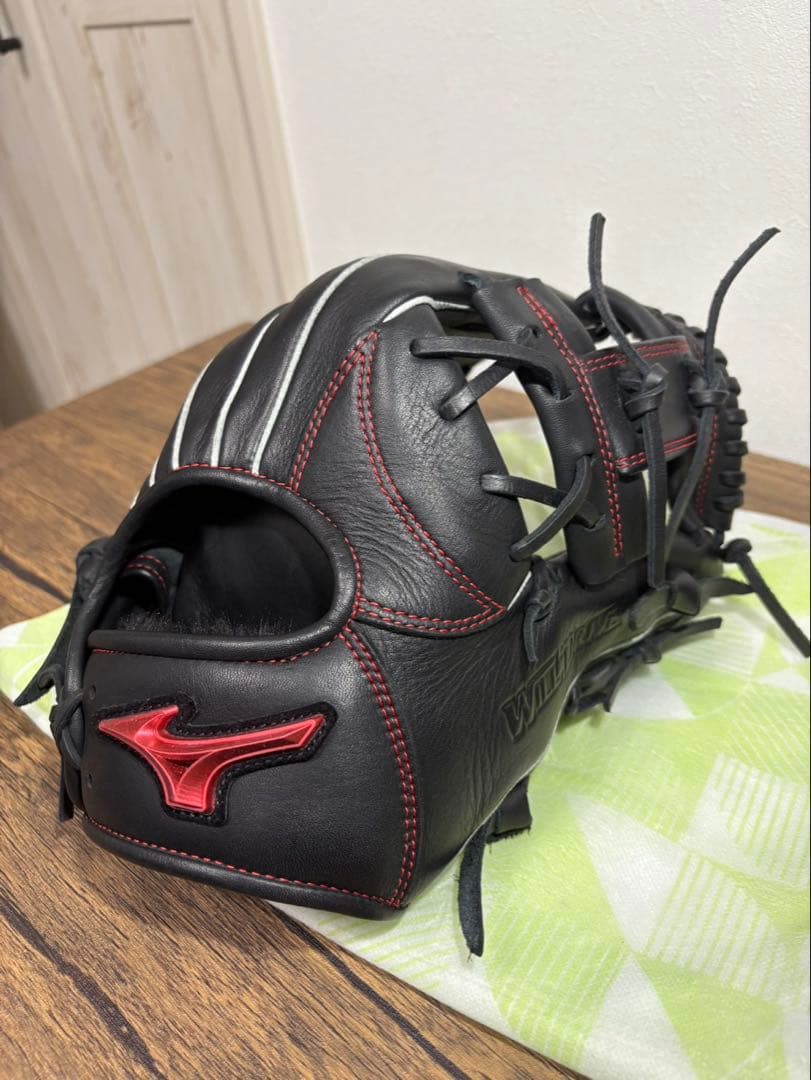 Mizuno 軟式グローブ ブラック/レッド　湯もみ型付け済