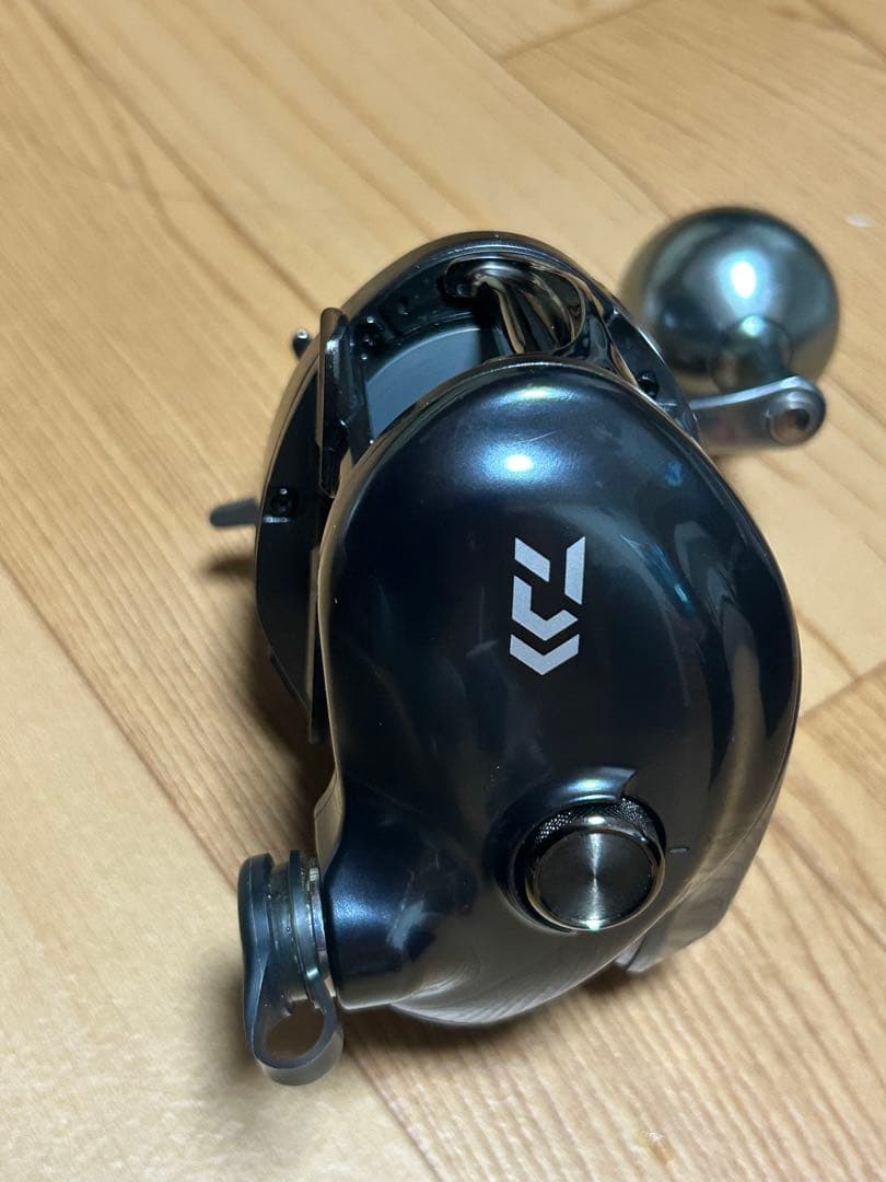 ダイワ　電動リール　SEABORG 300J L 本体と付属品