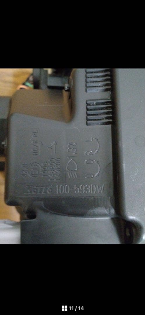 JB64ジムニー純正LEDヘッドライト右左セットプロジェクター式　ハーネス付き