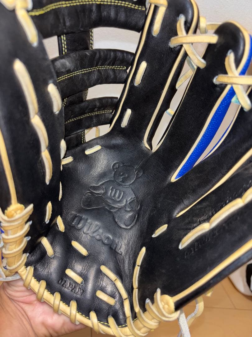 Wilson 軟式オーダーグローブ 黒 青 ストライプ