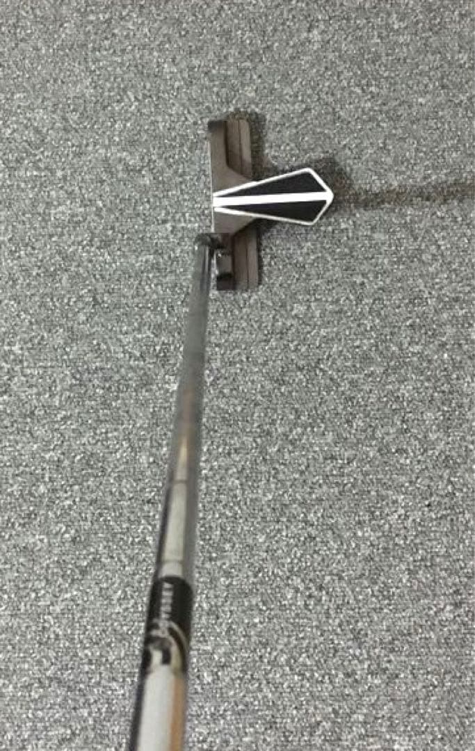Odyssey WHITE ICE D.A.R.T. BLADE パター
