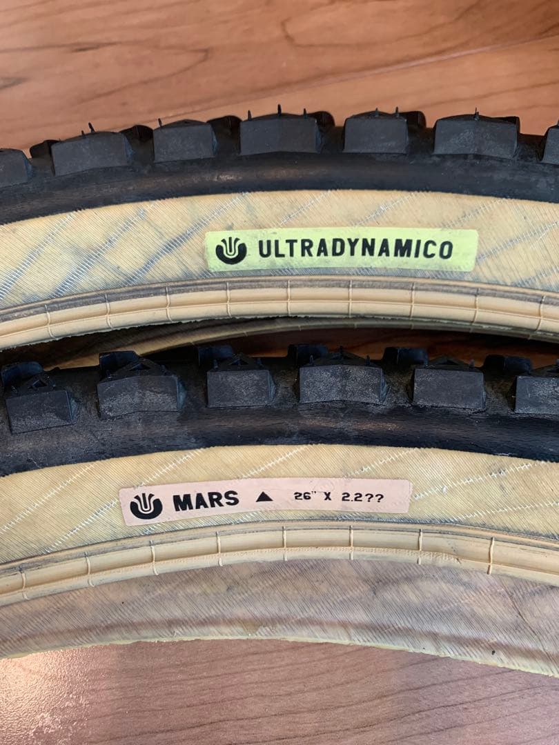 ULTRADYNAMICO MARS 26×2.2?? タイヤ
