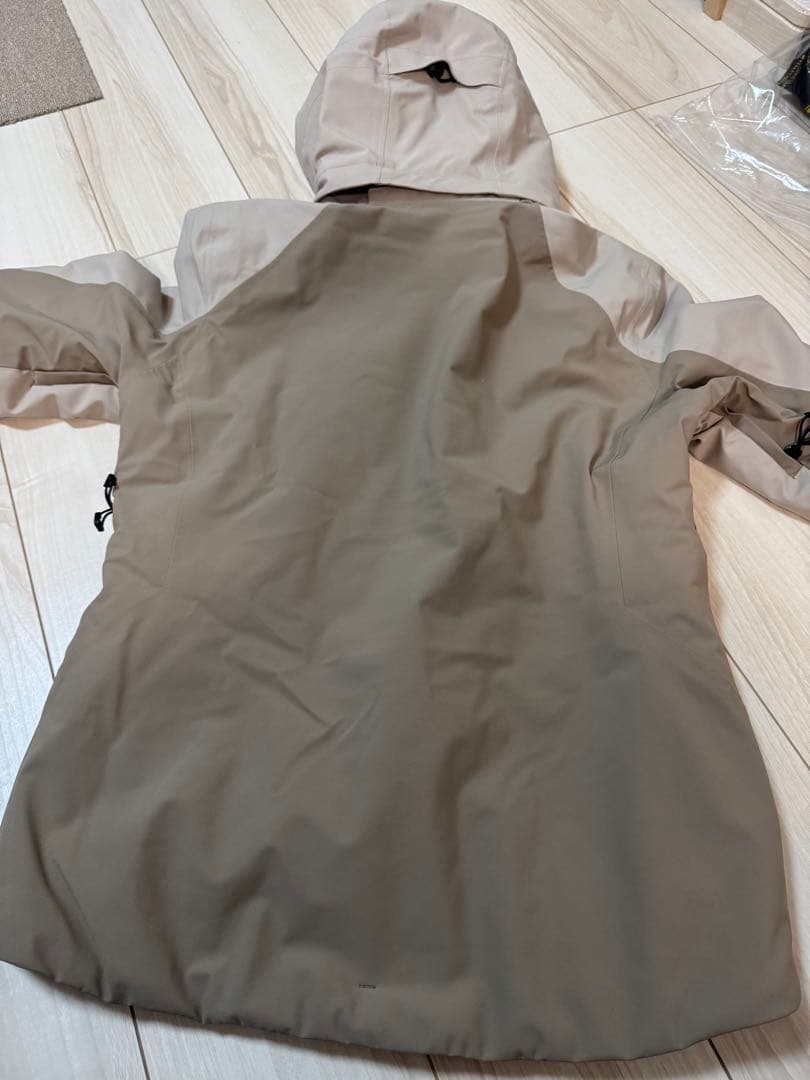 MILLET SARN JKT W ベージュ Lサイズ　スキーウェア