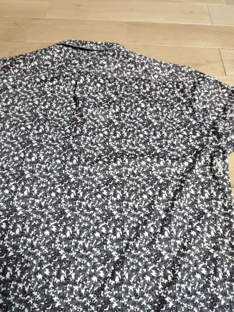 マークアンドロナ デザイン柄シャツ