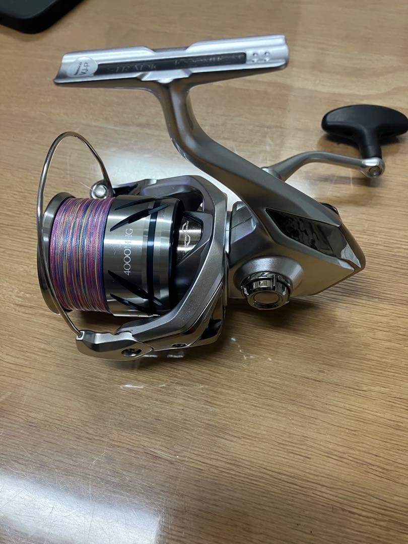 美品　SHIMANO STRADIC 4000MHG ゴメクサスハンドルノブ