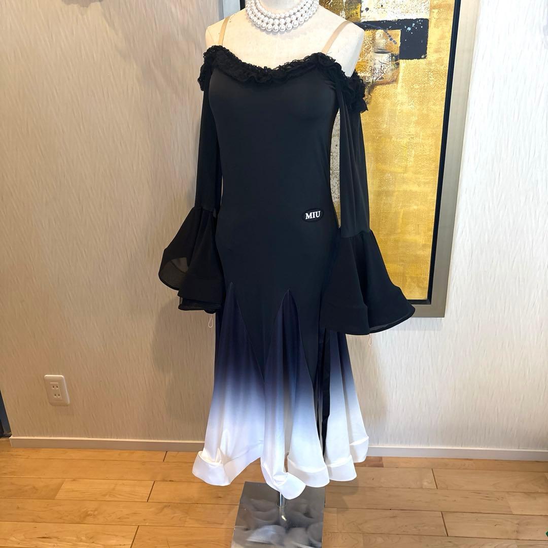 社交ダンスドレス ブラック・ホワイトグラデーションドレス　美品