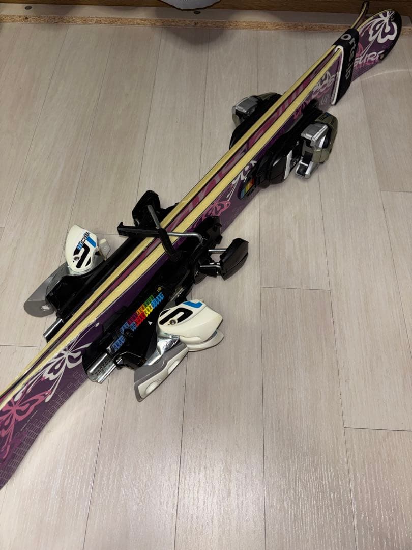 し*る様 SALOMON ショートスキー板　バインディング付き　大人用　100c