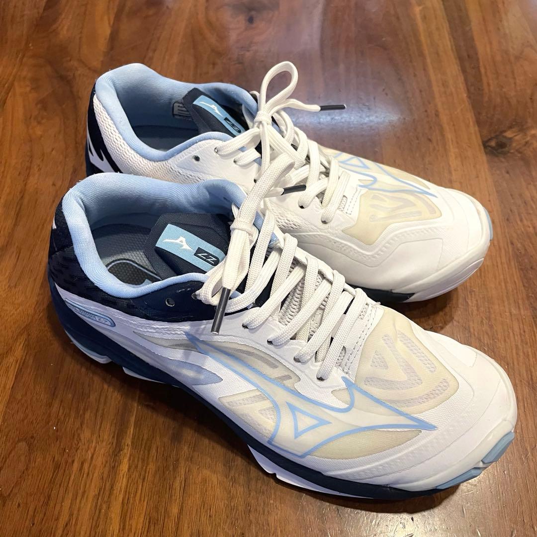 美品　ミズノ バレーシューズ　バレーボールシューズ　24.5 MIZUNO