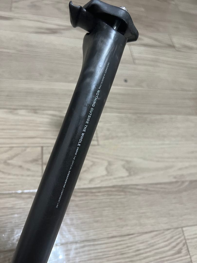 ドスノベンタ　カーボンシートポスト　美品