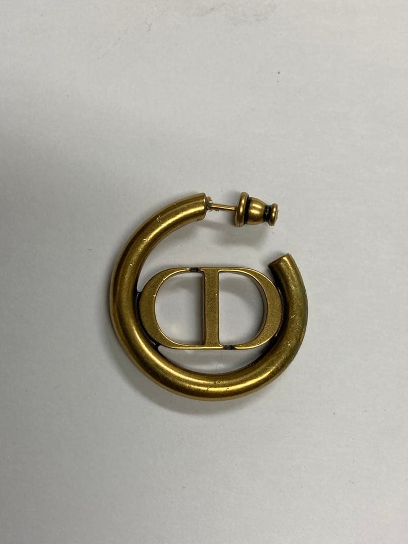 Diorモンテーニュフープピアス　片方