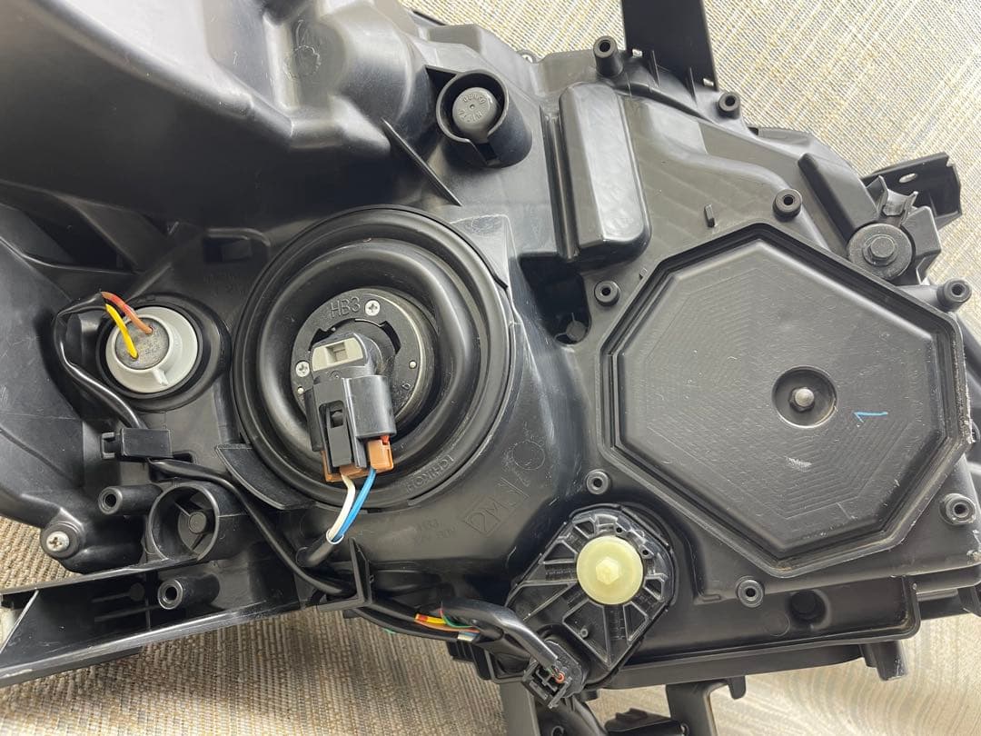 トヨタ ヴォクシー ZRR80W 前期 左 ライトICHIKOH 28-229