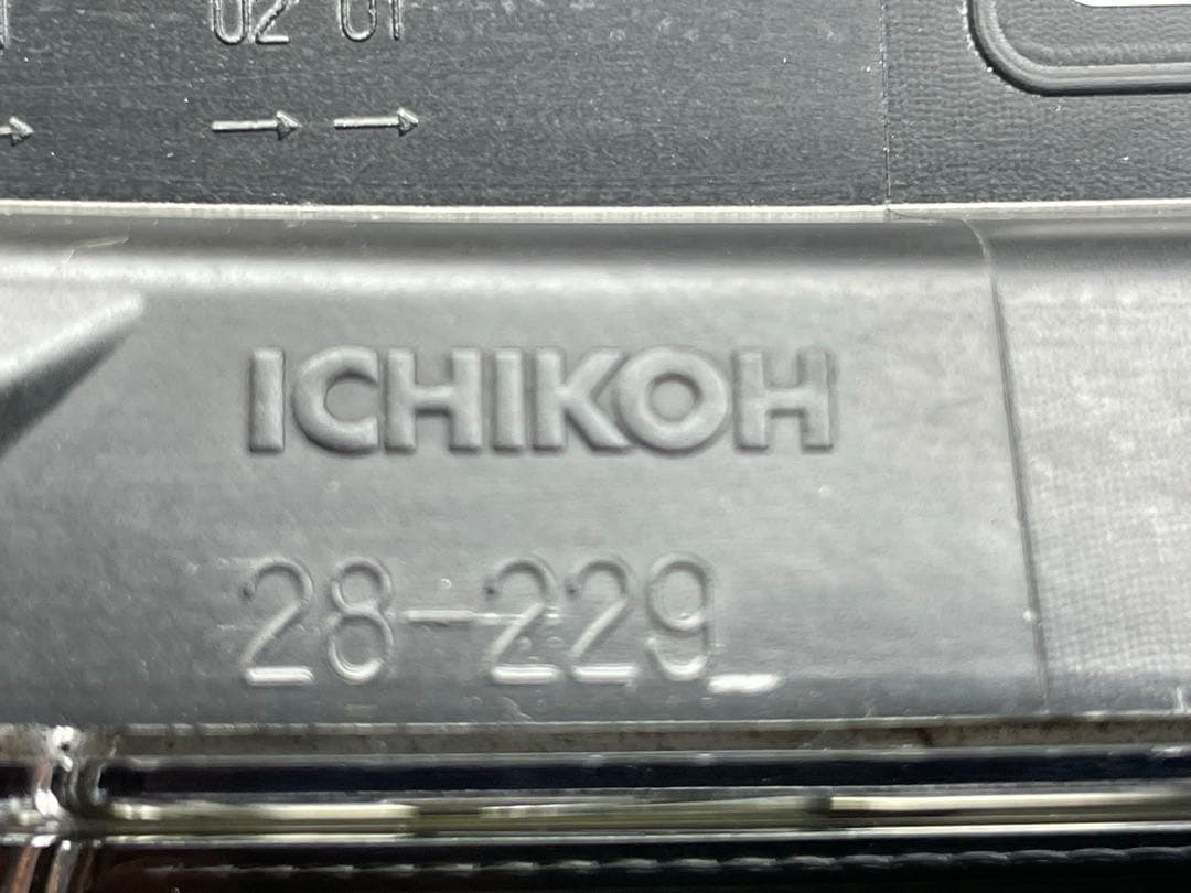 トヨタ ヴォクシー ZRR80W 前期 左 ライトICHIKOH 28-229