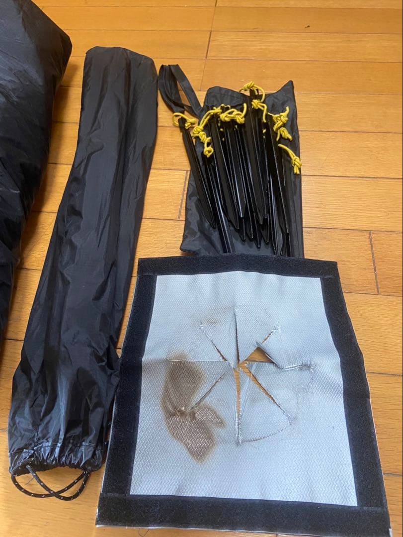 Unafreely 軽量シルナイロン　ブラックテント