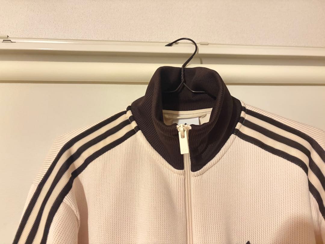 adidas クリーム色 ジップアップジャケット