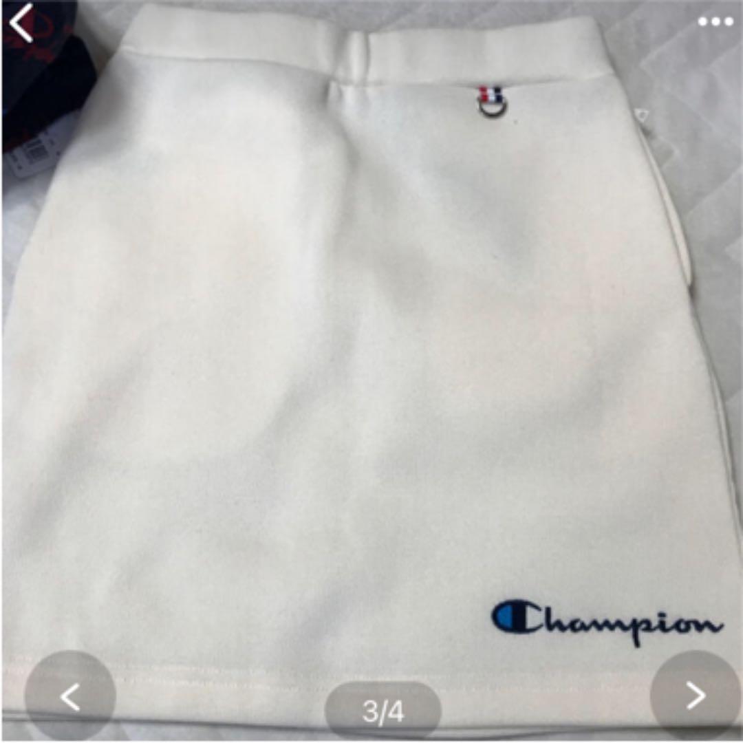 値下げ　新品　チャンピオン　パーカー　スカート