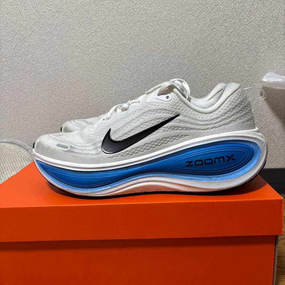Nike Vomero Plus 11 ホワイト/ブラック/ブルー