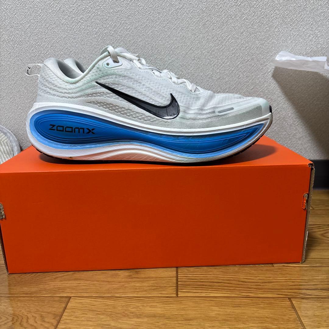 Nike Vomero Plus 11 ホワイト/ブラック/ブルー