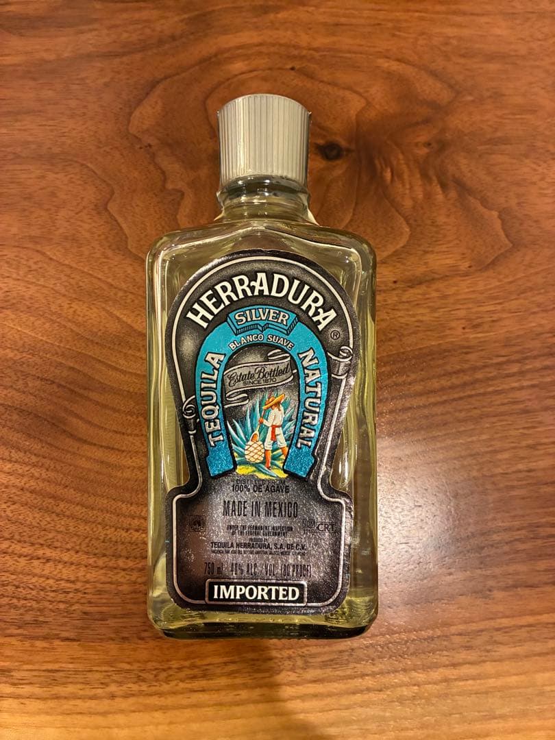 旧ラベル　HERRADURA シルバー テキーラ 750ml