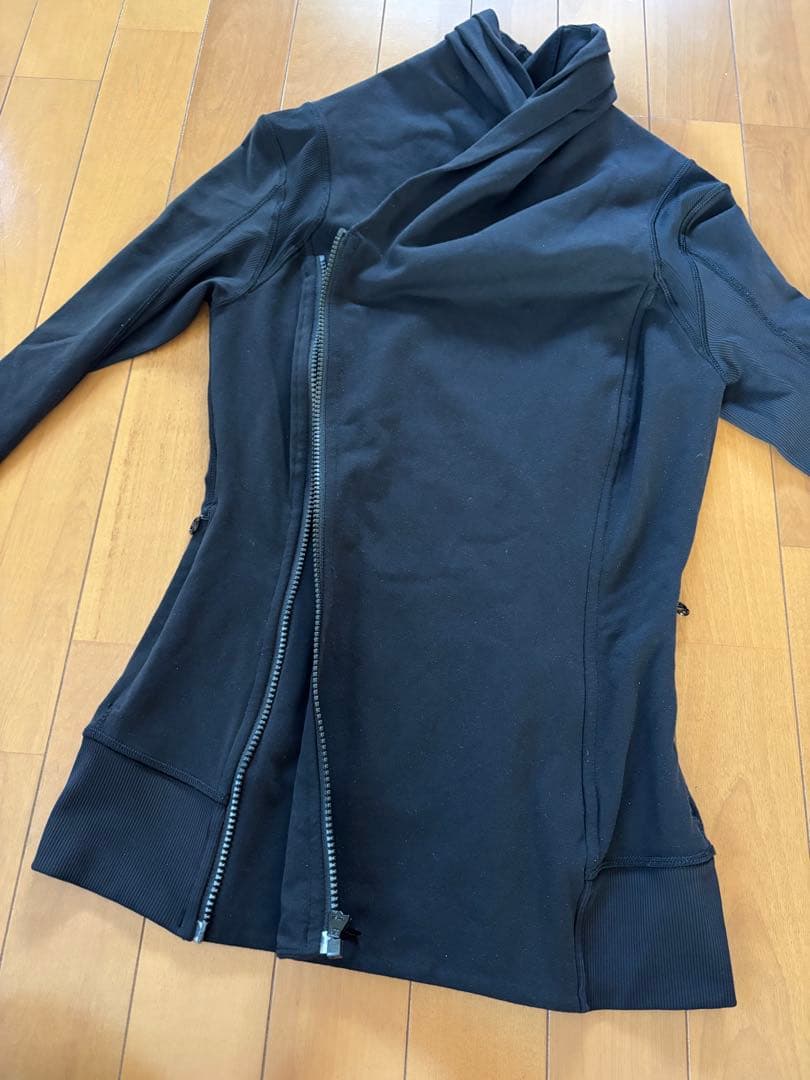ブラック ジップアップ ヨガジャケット
