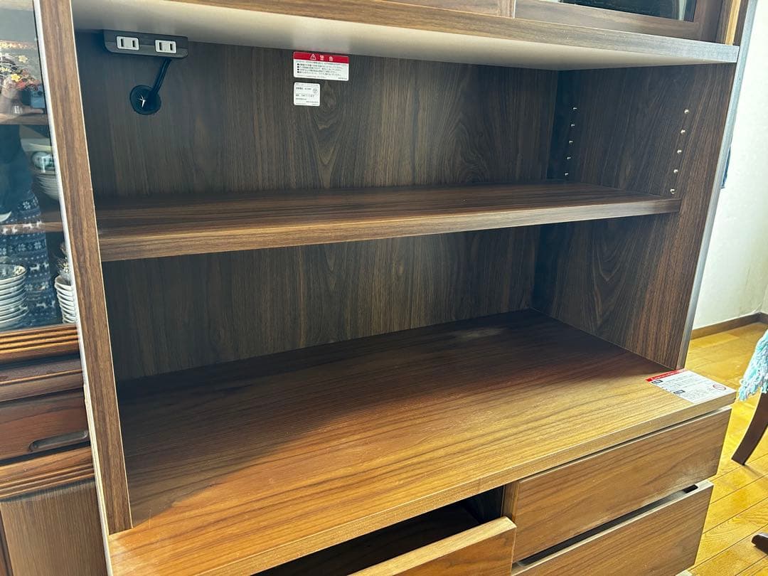 無印良品　木製カップボード・ウォールナット材幅８８×奥行４４×高さ１７５．５ｃｍ