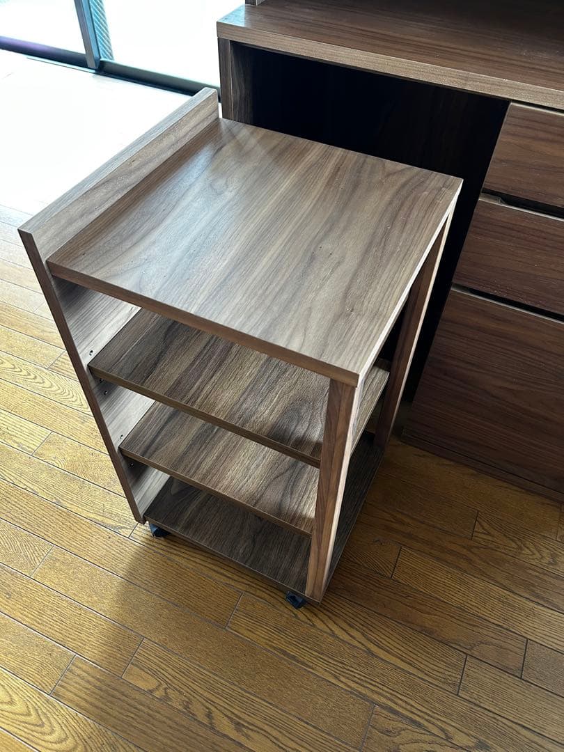 無印良品　木製カップボード・ウォールナット材幅８８×奥行４４×高さ１７５．５ｃｍ