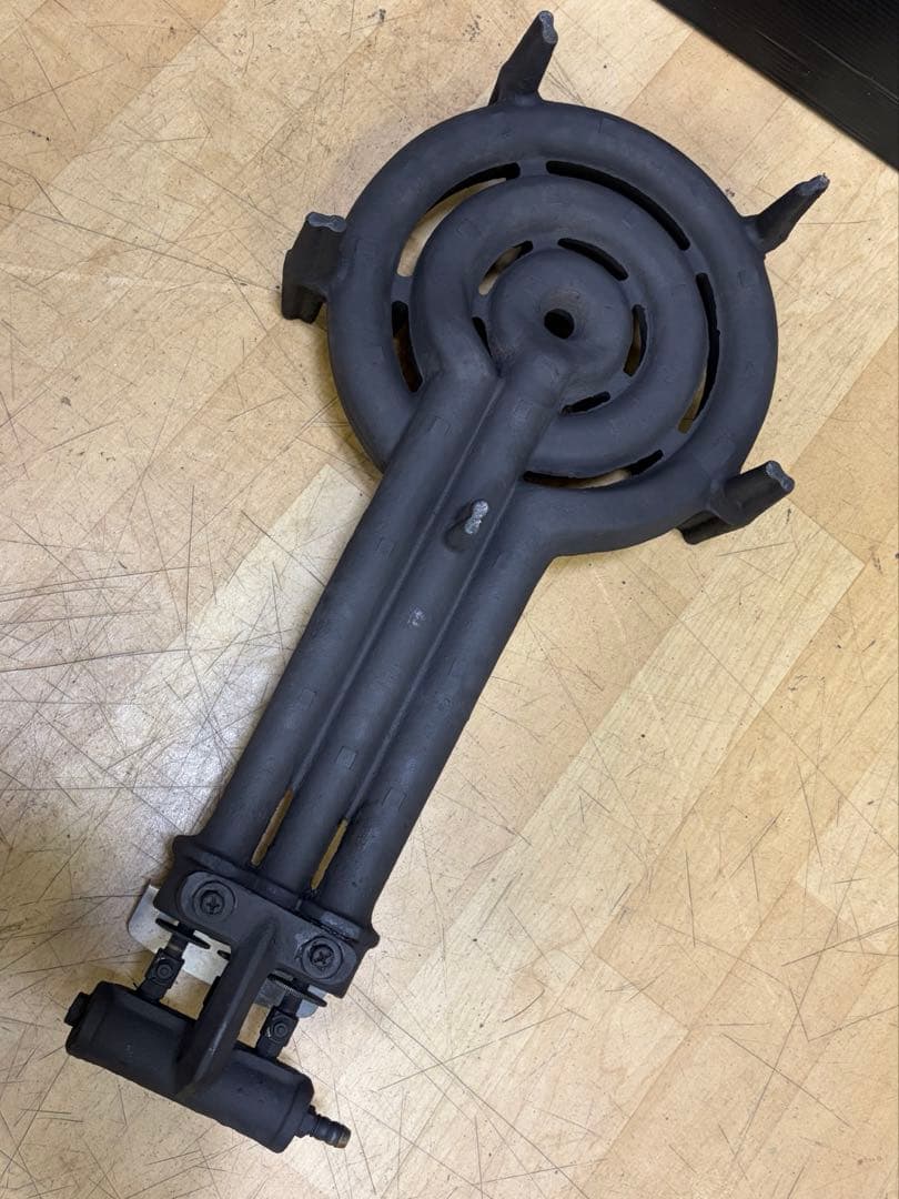 中古品 業務用 三重コンロ LP 鋳物
