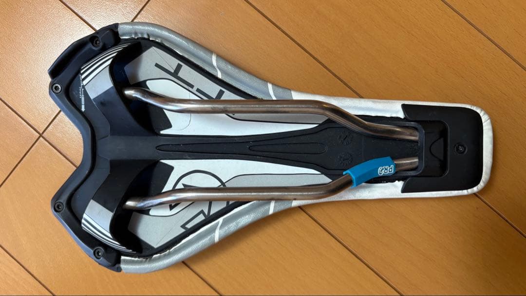 PRO aeroFUEL サドル トライアスロン