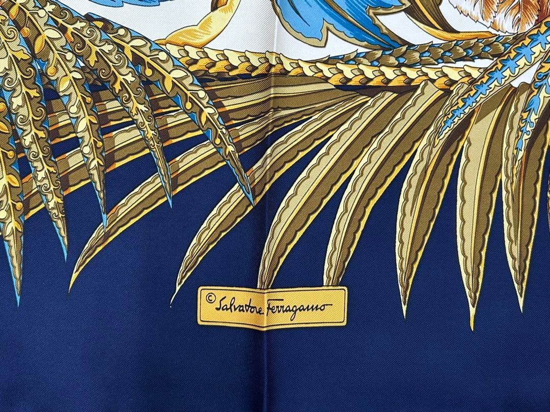 【美品】Salvatore Ferragamo フェラガモ 大判 スカーフ トラ