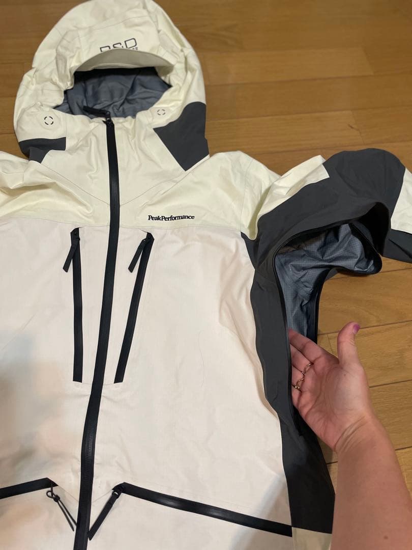 peak performance バーティカル GORE-TEX Pro W