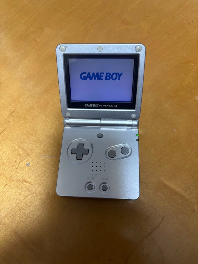 ゲームボーイアドバンスSP プラチナシルバー