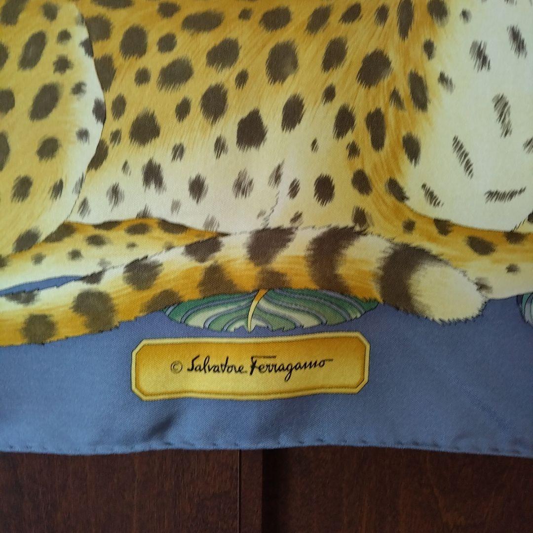 再値下げ　Salvatore Ferragamo ヒョウ柄 シルクスカーフ