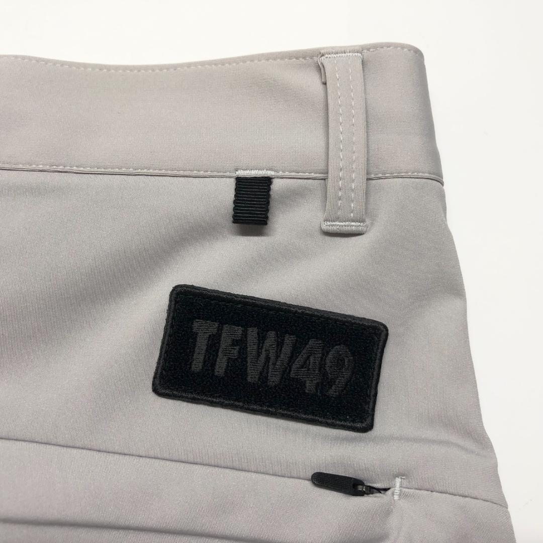 ○★新品未使用　TFW49　ハイパーストレッチスリムパンツ　L　ライトグレー