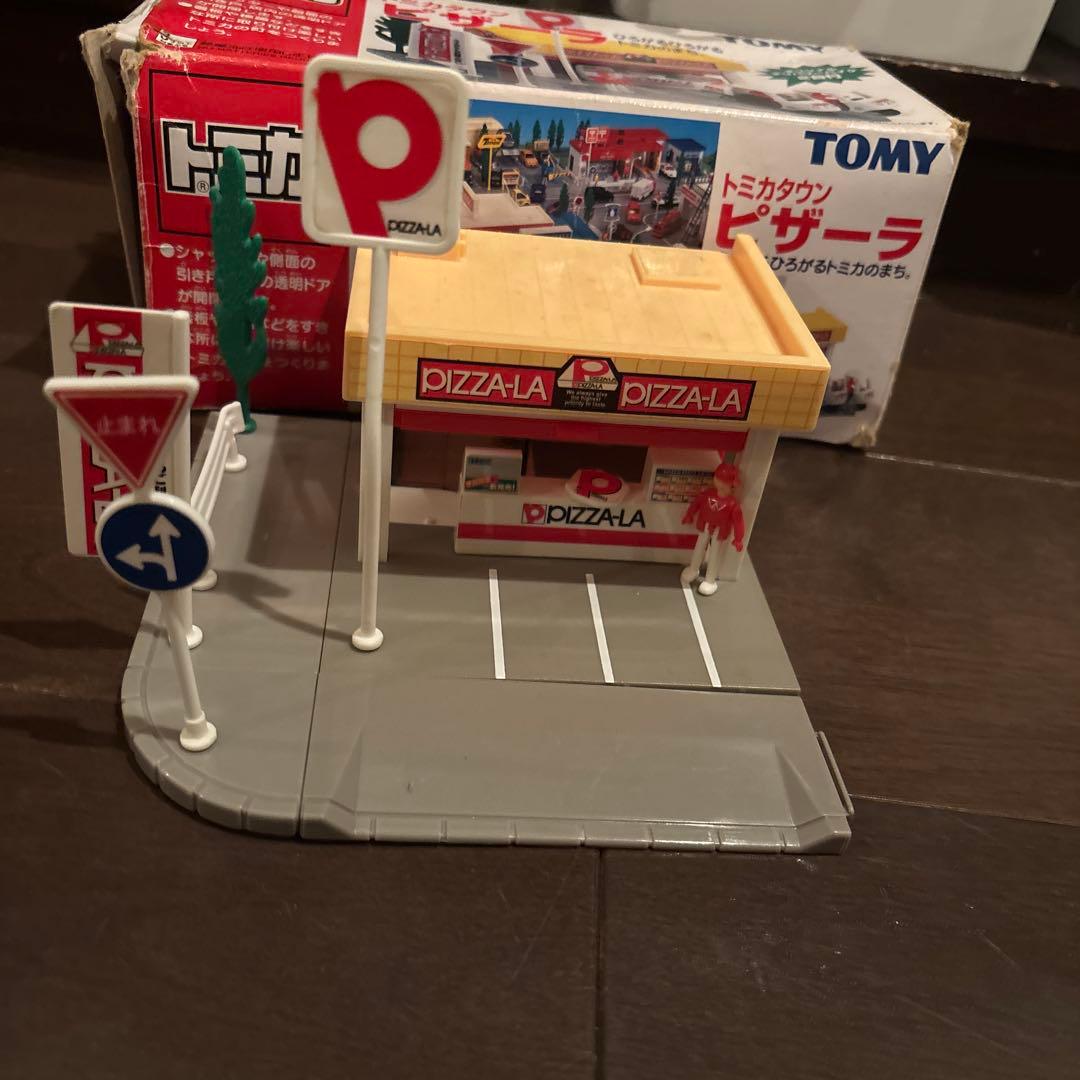 み*お様 【廃盤品】トミカタウン　消防署　ピザーラ　ニッポンレンタカー