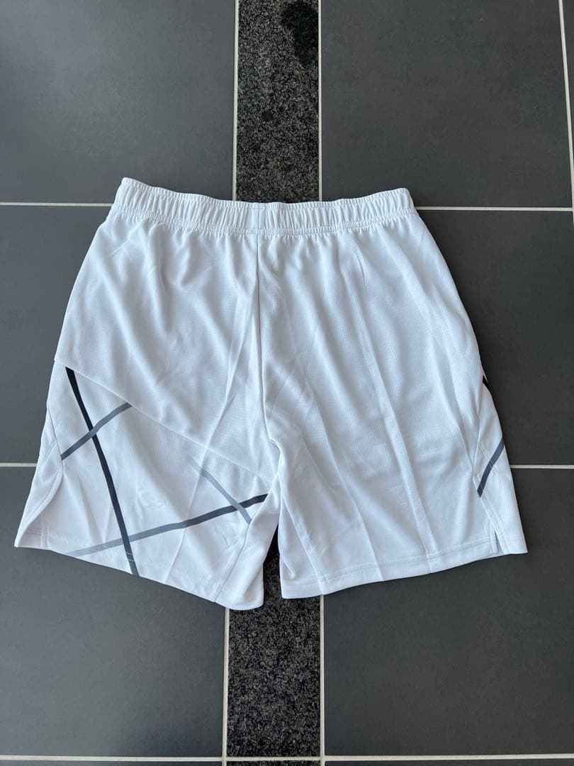 タグ付新品未使用品 YONEX ヨネックス ホワイト ハーフパンツ M