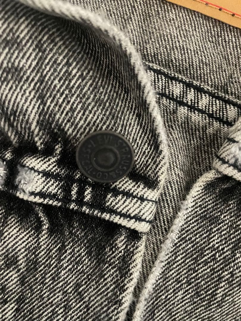 Levi’s ブラックデニムジャケット M ダメージ加工　ブラック