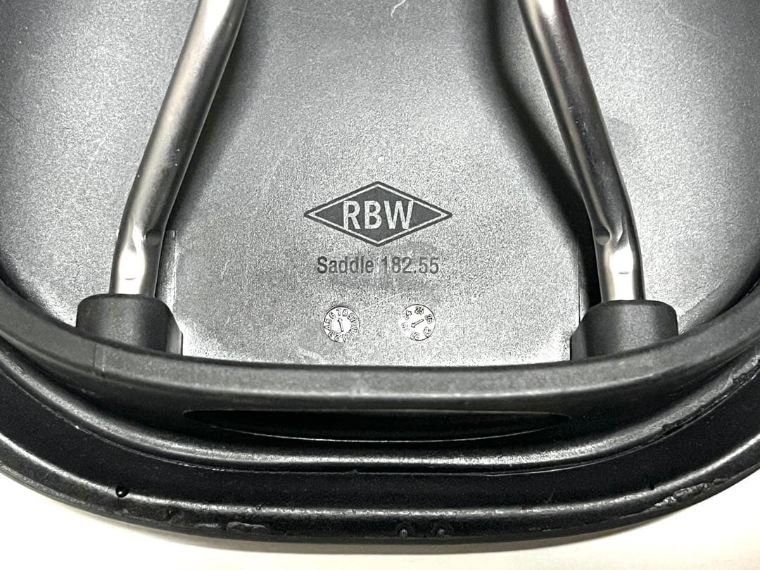 ★Rivendell comfort saddle 182.55 サドル★