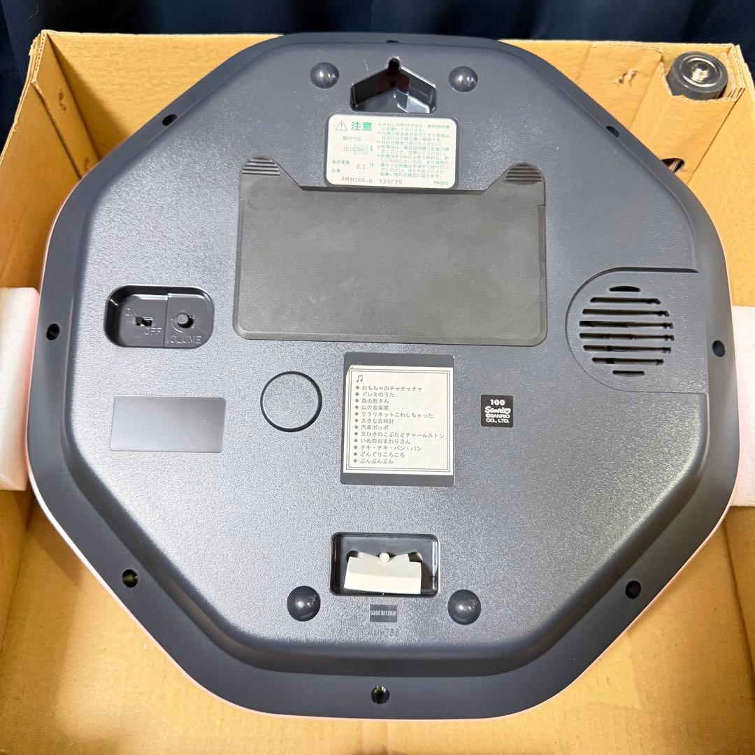 箱付き美品‼︎ 廃盤品‼︎ ハローキティM766 4MH766-013 リズム時計