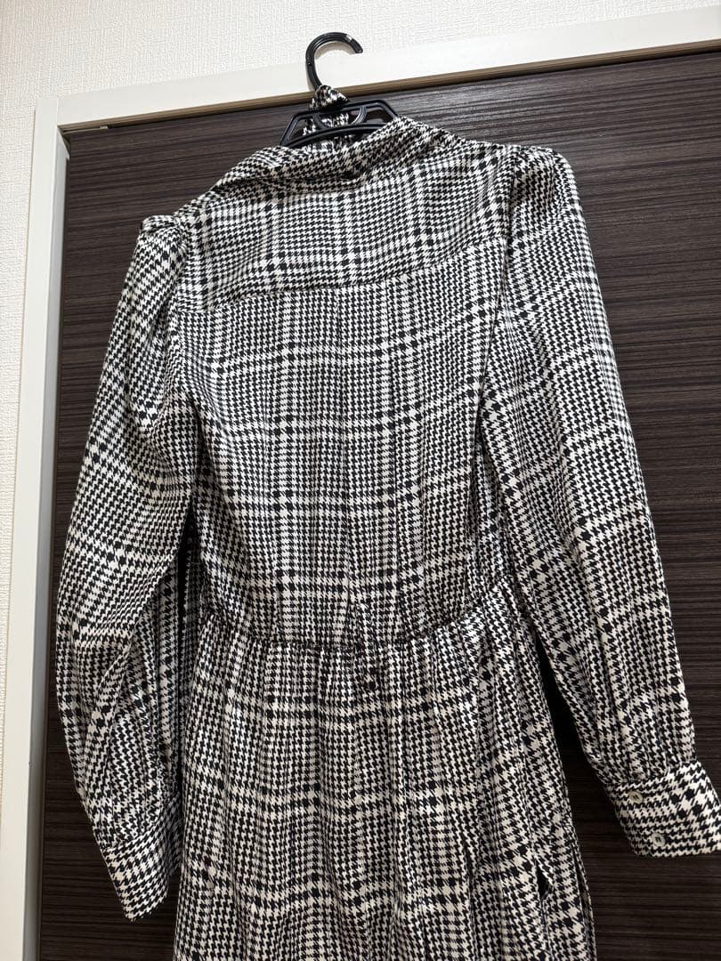 【極美品／希少】キャサリン妃着用★ZARA 千鳥 ボウタイプリーツ長袖ワンピース