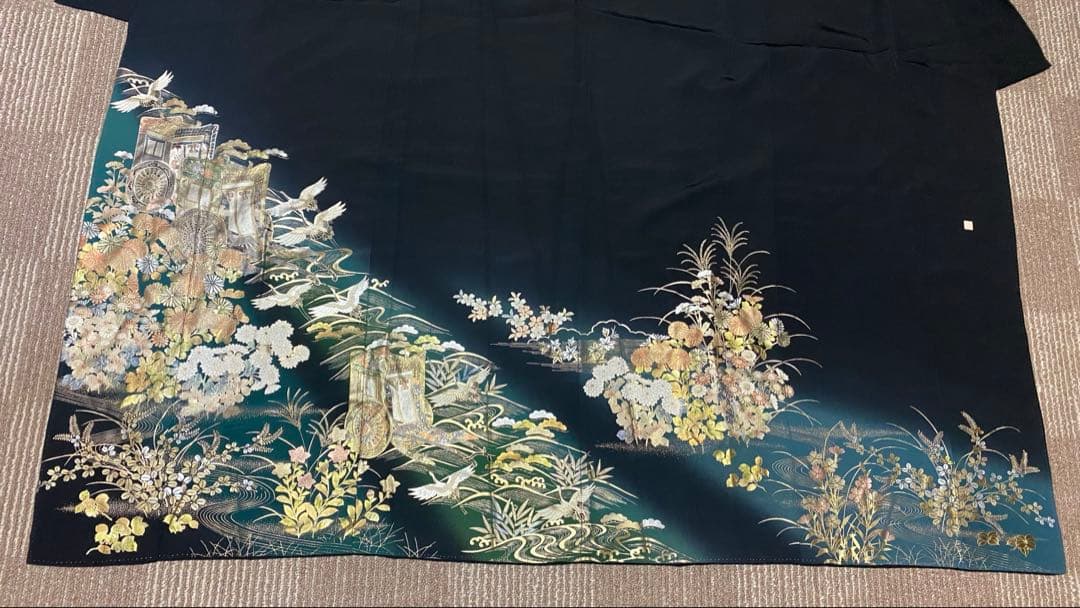 《LL 123cm》 緑花柄 黒留袖 ヨーク切り替え 七分袖 ワンピース 落款