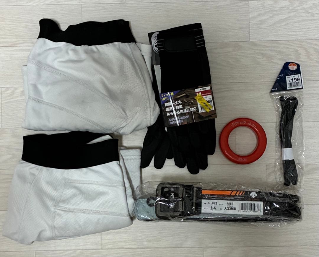 け*۶様 【野球引退品】スボン、アンダーシャツ、スラパン、バッテ、ベルト、靴紐、