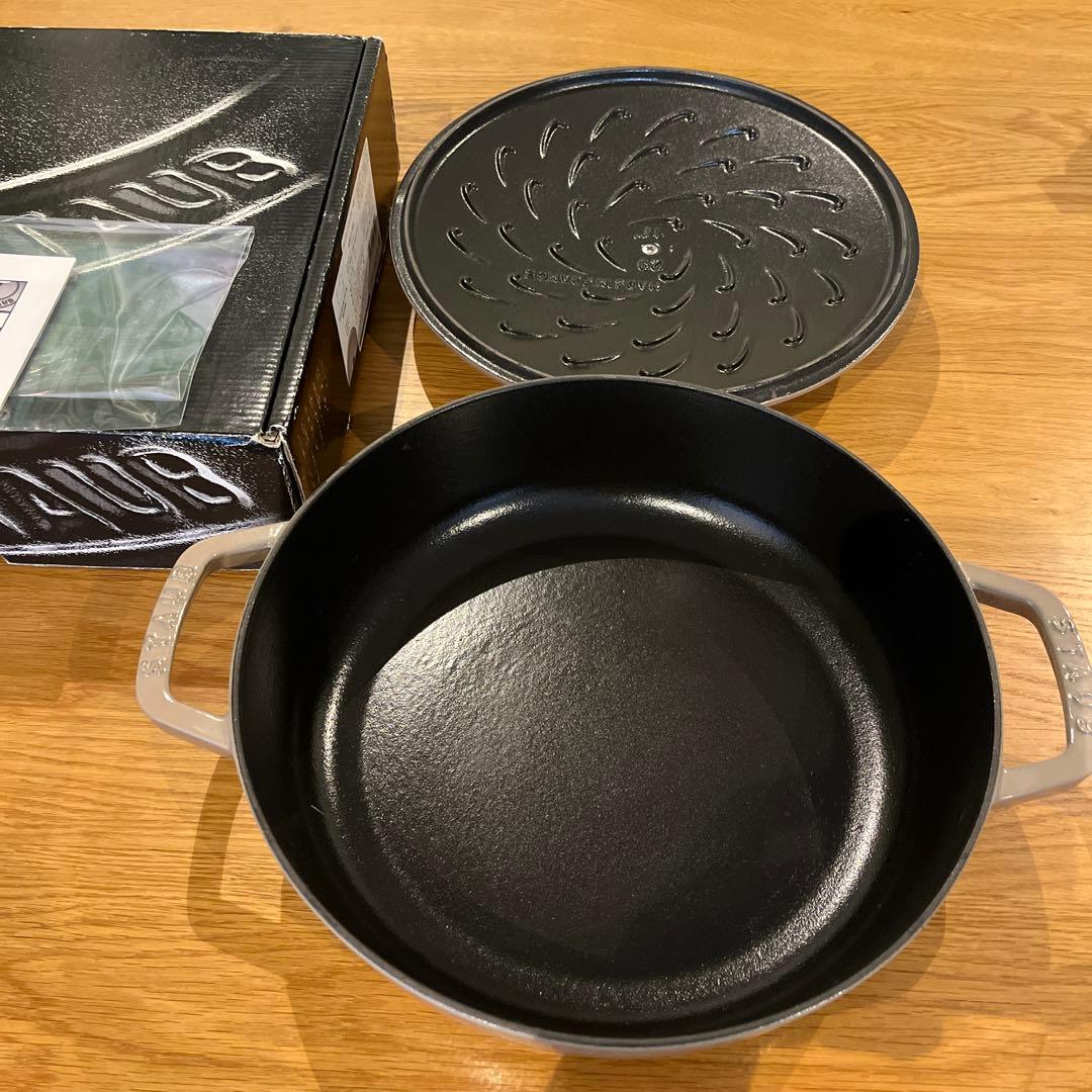 ❣️12月中お値下げ❣️STAUB ブレイザー　28cm リネン
