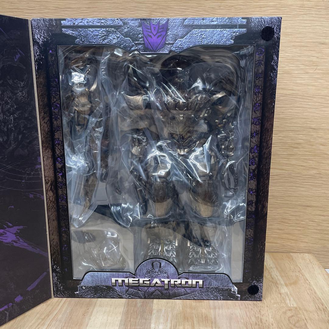スリーゼロ　DLX メガトロン　threezero トランスフォーマー