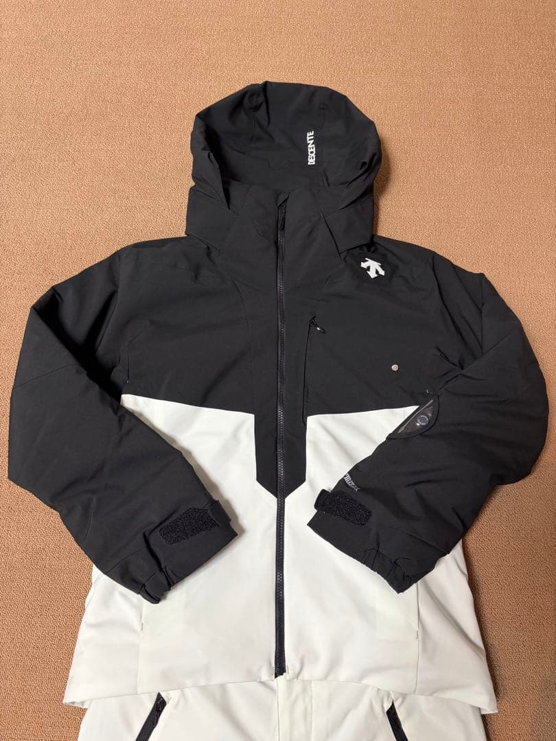 DESCENTE デサント S.I.O スキー ウェア M 2025モデル 美品